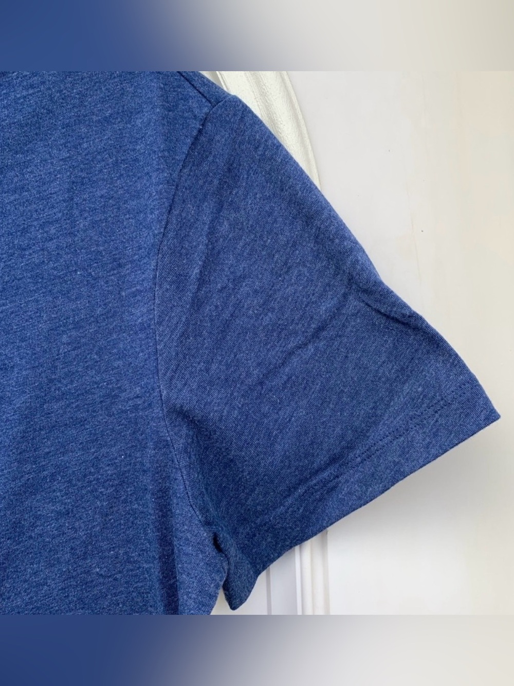 Banana Republic Factory Men's Heathered Blue V-Neck Tee Sz Small - Picture 5 of 6